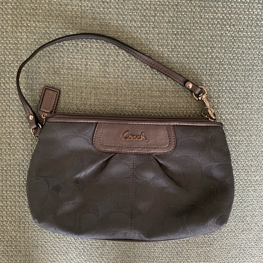 LIKE NEW COACH WRISTLET GRAY 10/10 CONDITION